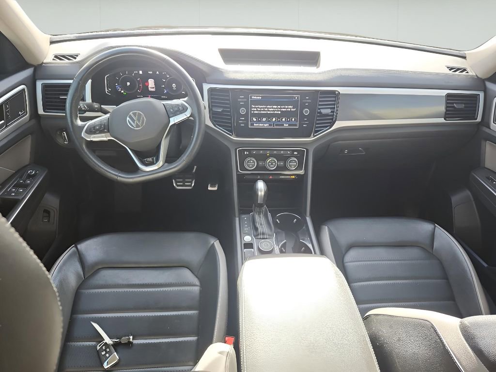 Used 2022 Volkswagen Atlas SEL Premium image 12