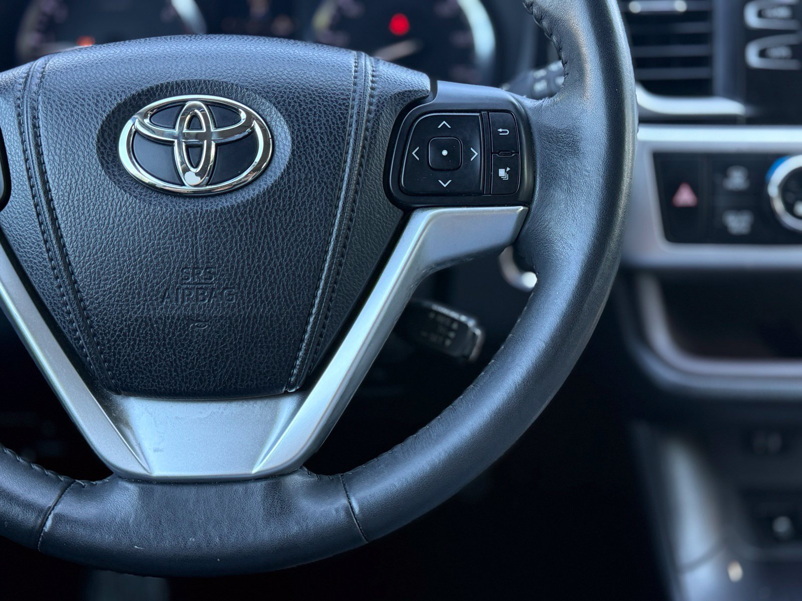 Used 2015 Toyota Highlander XLE AWD/4WD image 27