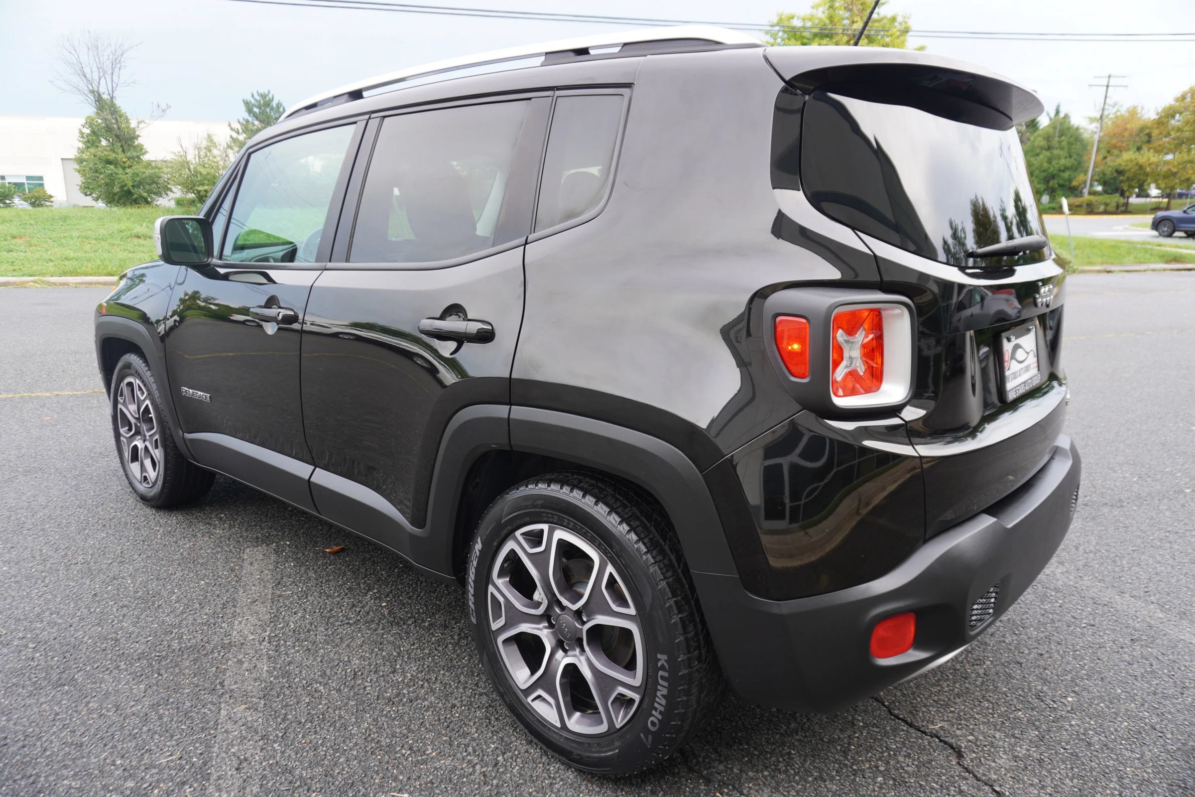 Used 2015 Jeep Renegade Limited FWD image 5