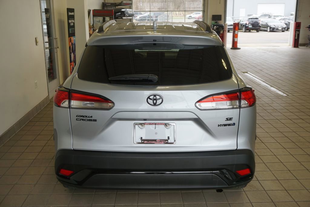 Used 2024 Toyota Corolla Cross SE image 14