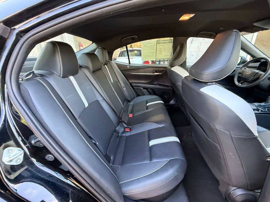 Used 2025 Toyota Camry SE FWD image 35