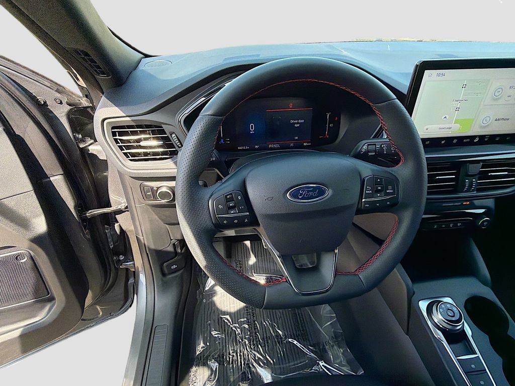 Used 2024 Ford Escape ST-Line w/ Tech Pack #1 AWD/4WD image 13