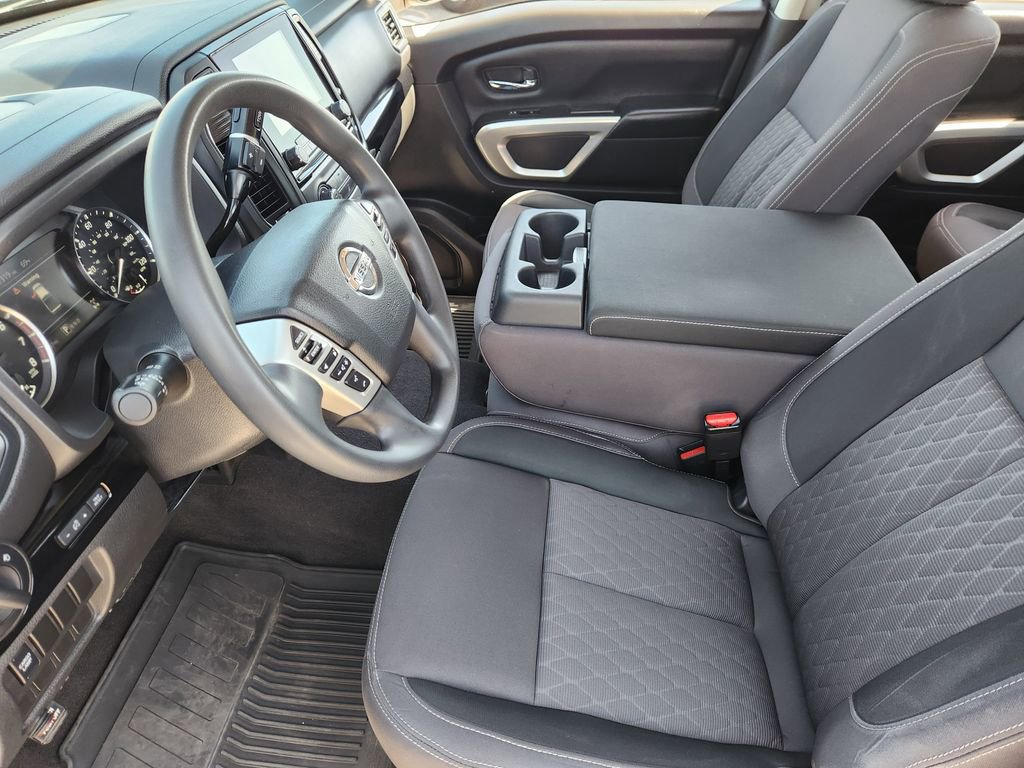 Used 2022 Nissan Titan SV image 10