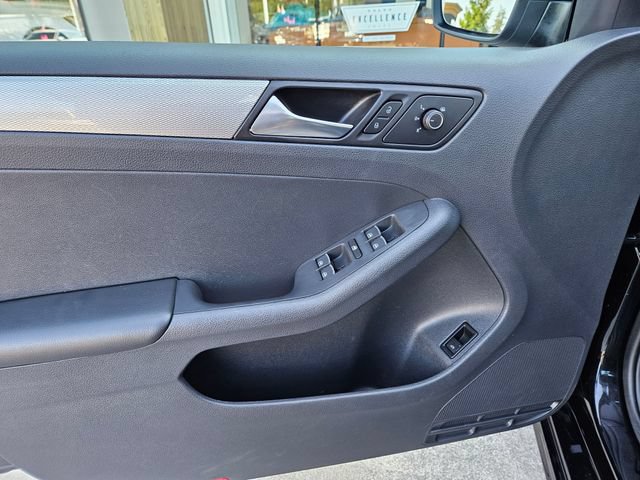 Used 2016 Volkswagen Jetta SE FWD image 16