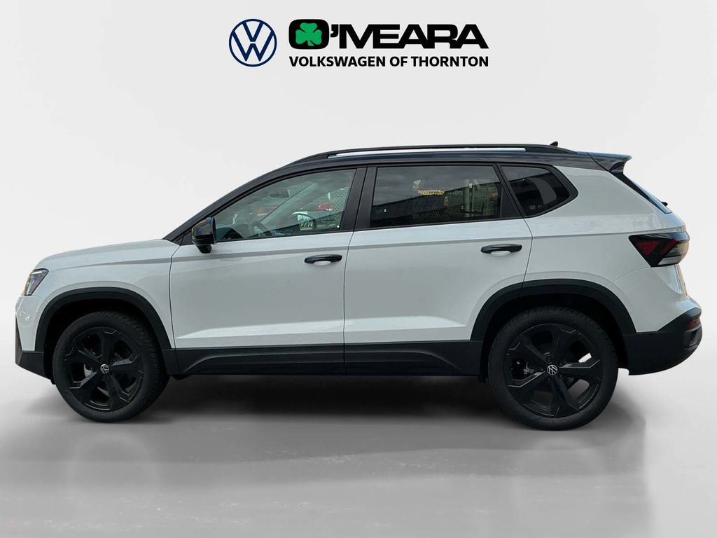 Used 2025 Volkswagen Taos SE AWD/4WD image 2
