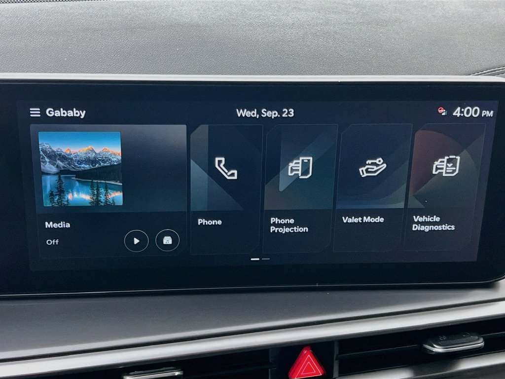 Certified 2025 Kia Sorento LX FWD image 15