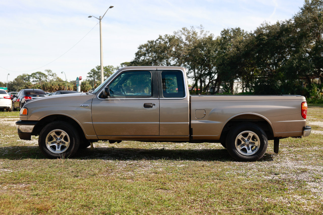 Used 2003 MAZDA B-Series Pickup 2WD Cab Plus B3000 image 3