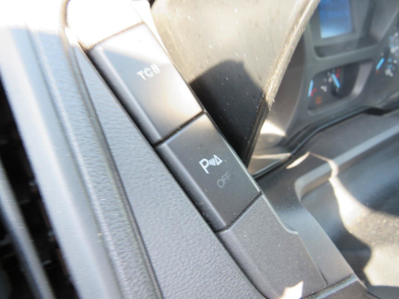 Used 2015 Ford Transit 150 XLT RWD image 14