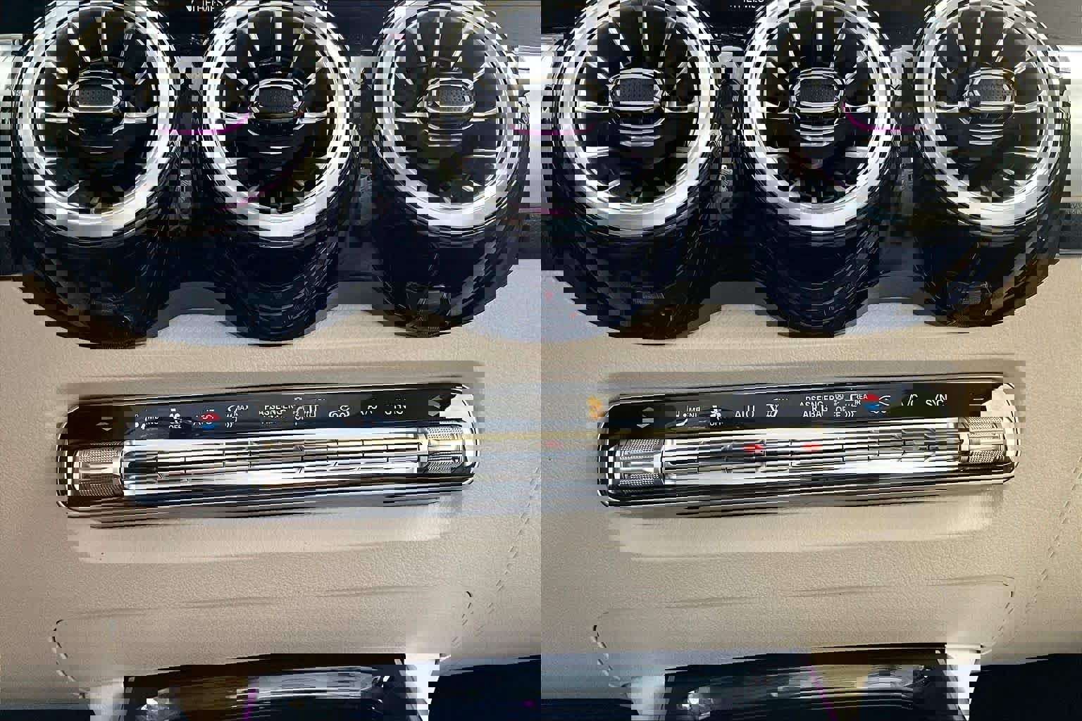 Certified 2023 Mercedes-Benz GLB 250 4MATIC image 34