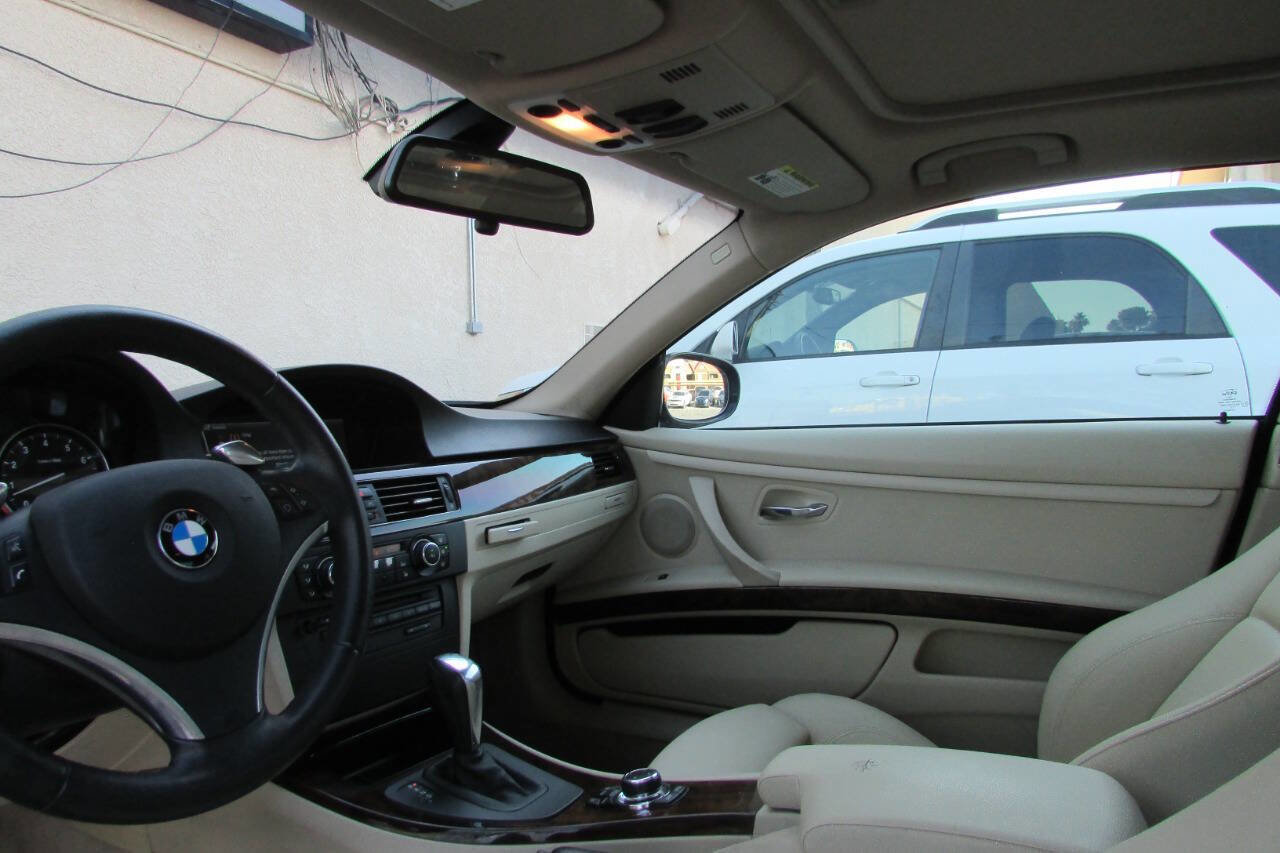 Used 2010 BMW 328i Coupe image 18