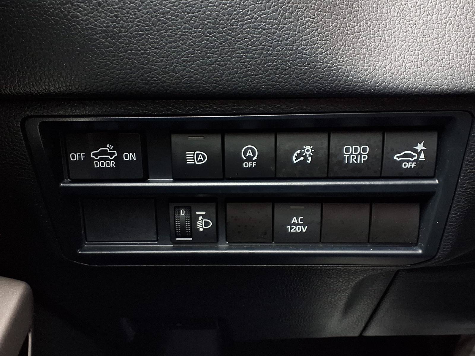 Used 2024 Toyota Tundra Limited w/ Power Package AWD/4WD image 25