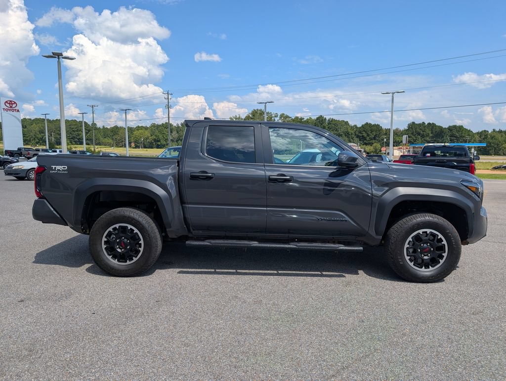 Used 2025 Toyota Tacoma TRD Off-Road AWD/4WD image 6