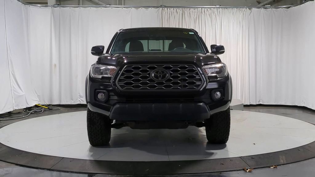 Used 2021 Toyota Tacoma TRD Off-Road image 3