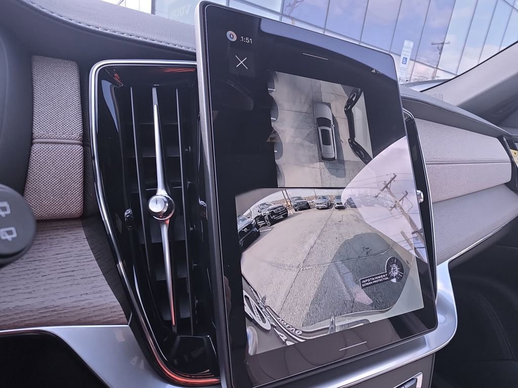 New 2026 Volvo XC90 T8 Plus w/ Protection Package Premier image 27