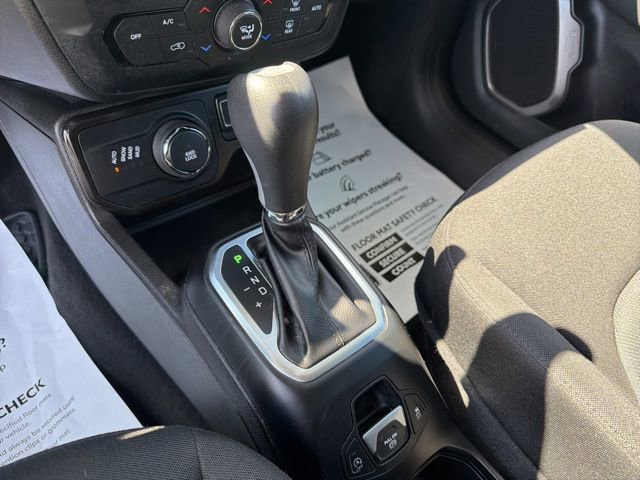 Used 2023 Jeep Renegade Latitude image 20