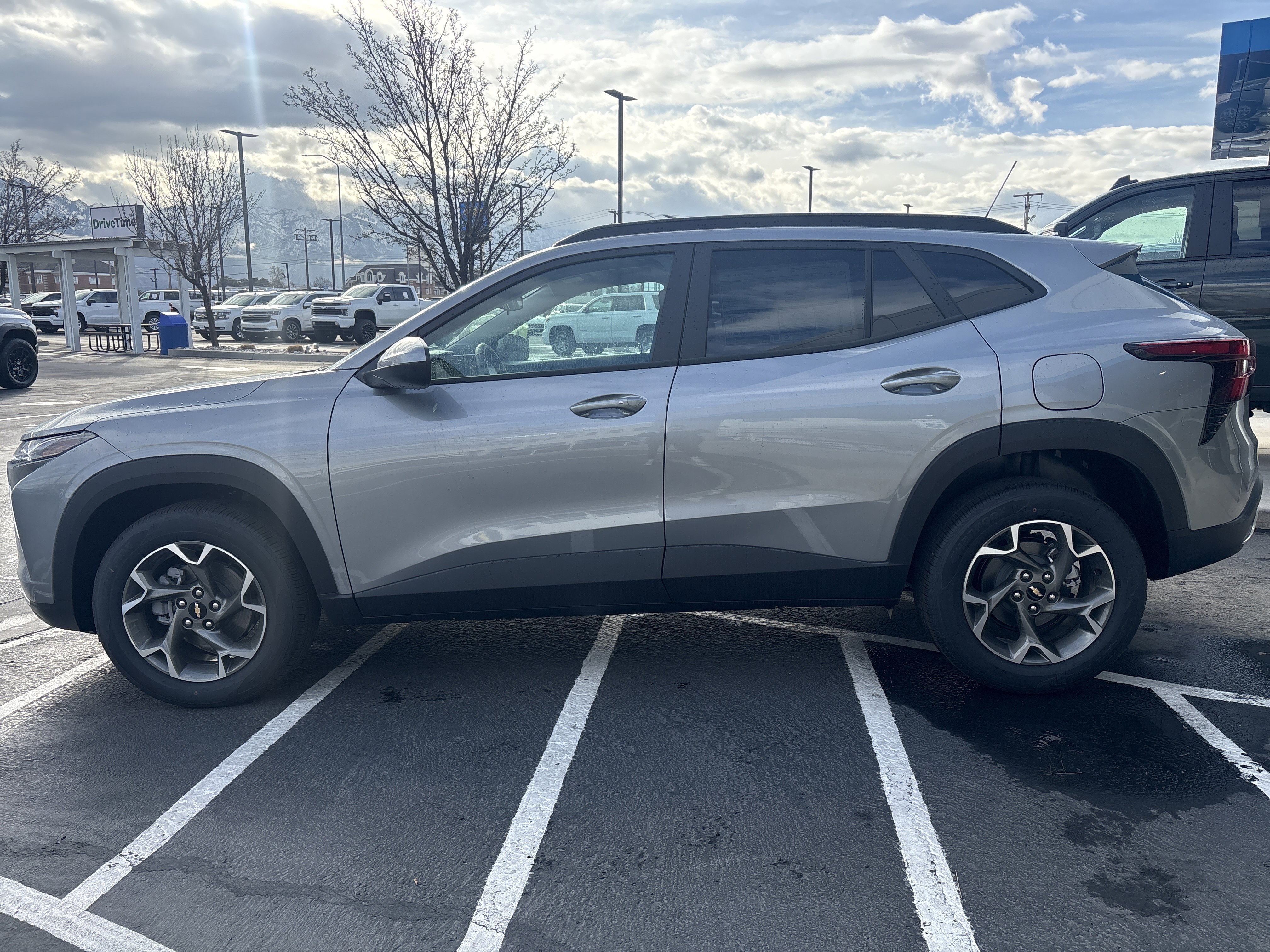 New 2026 Chevrolet Trax LT w/ Driver Confidence Package FWD image 2