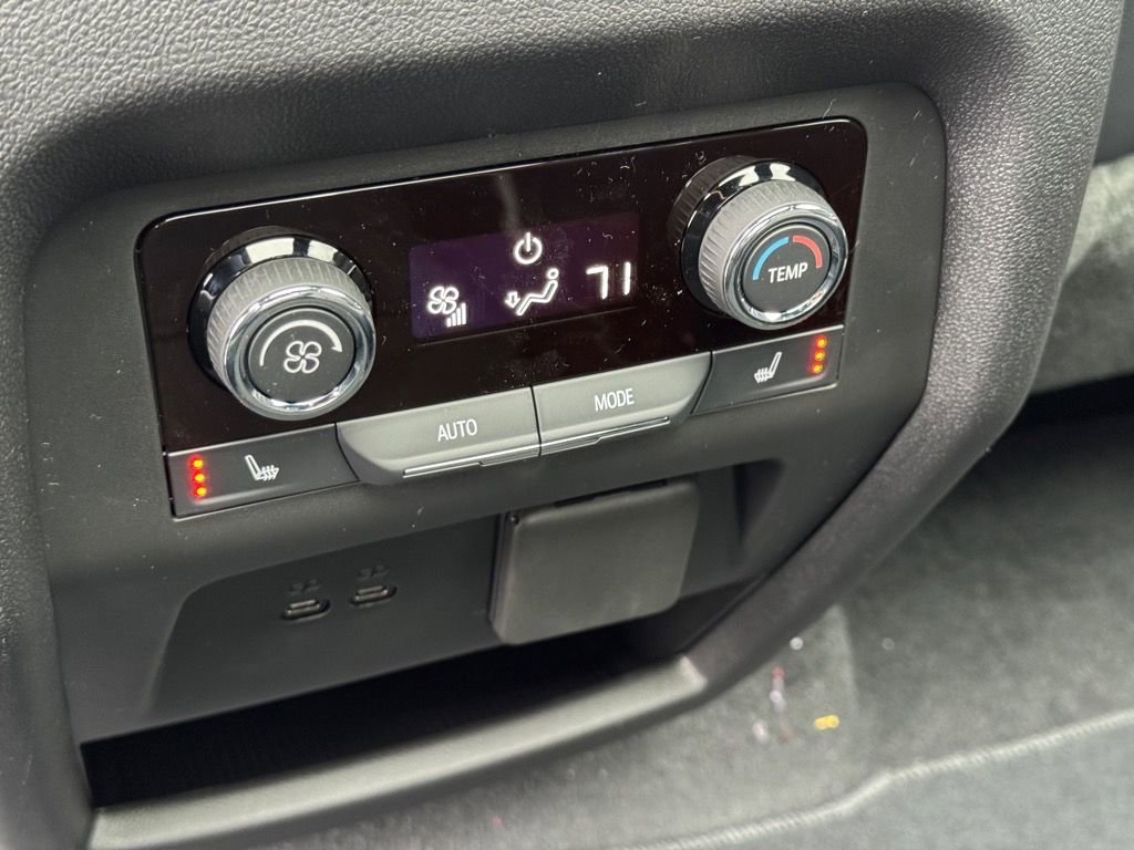 New 2026 Chevrolet Traverse High Country image 10