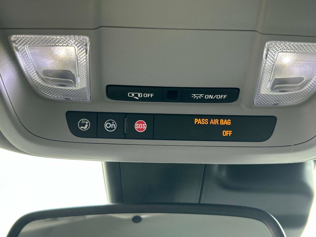 Used 2017 Chevrolet Malibu Hybrid w/ Leather Package image 28