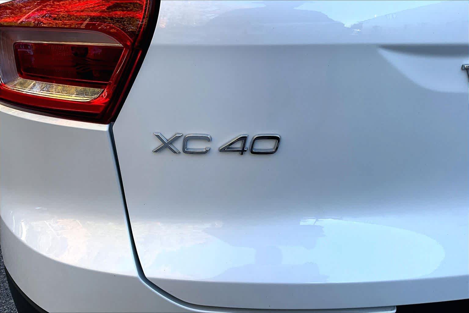 Certified 2024 Volvo XC40 B5 Plus w/ Protection Package Premier AWD/4WD image 31