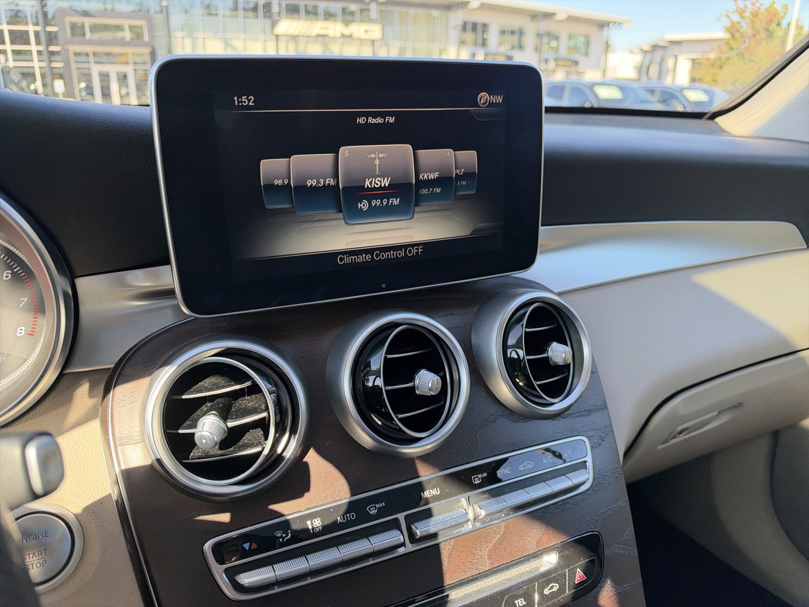 Used 2018 Mercedes-Benz GLC 300 4MATIC image 18