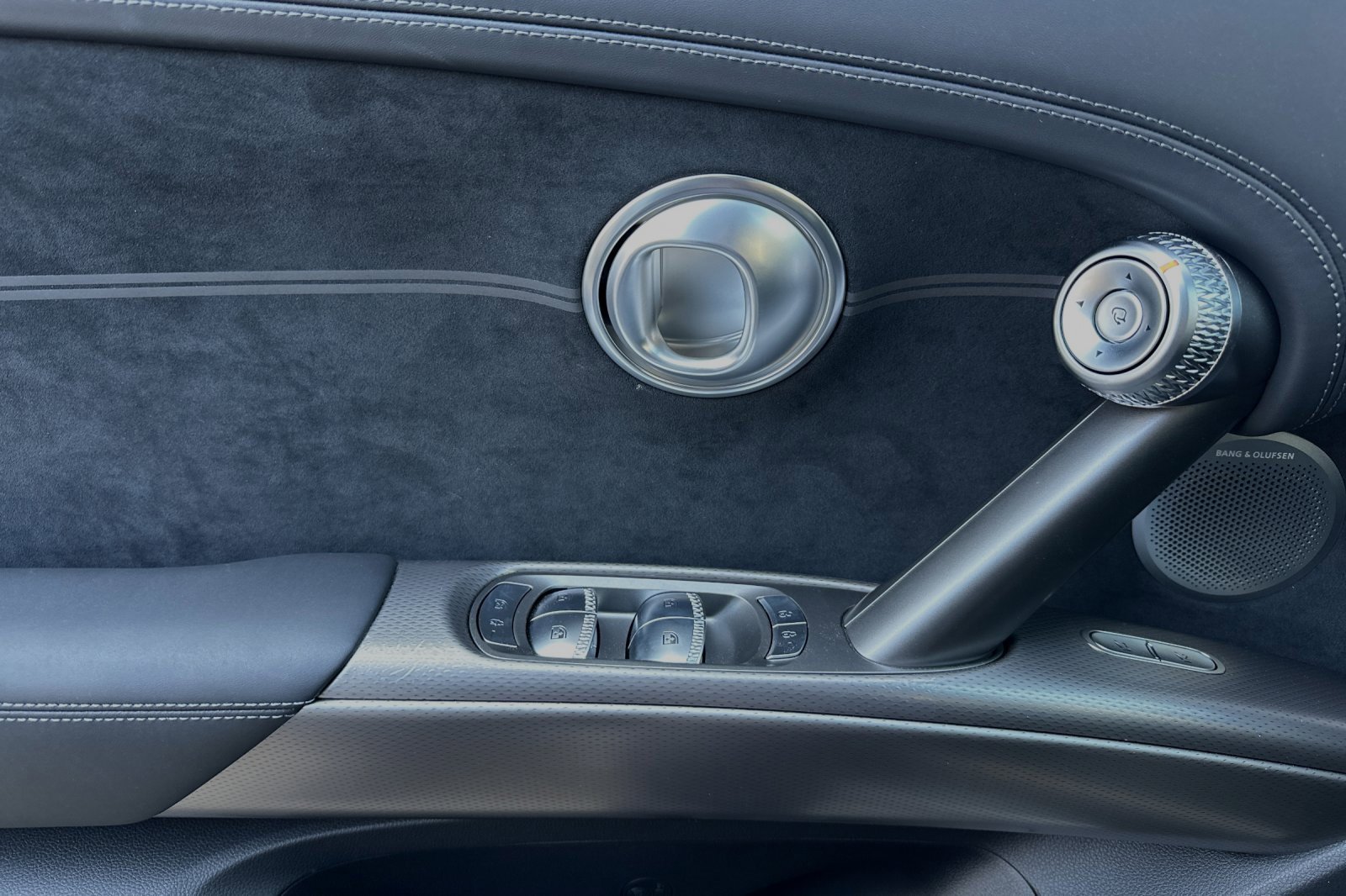 New 2024 Genesis GV60 Performance image 11