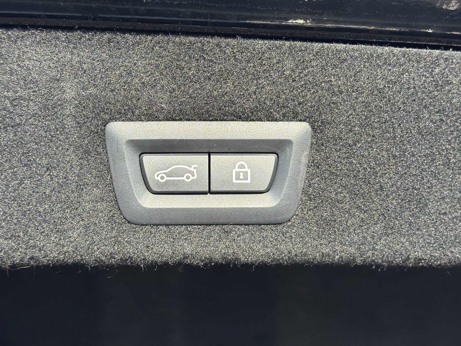 Used 2022 BMW M760i xDrive AWD/4WD image 13