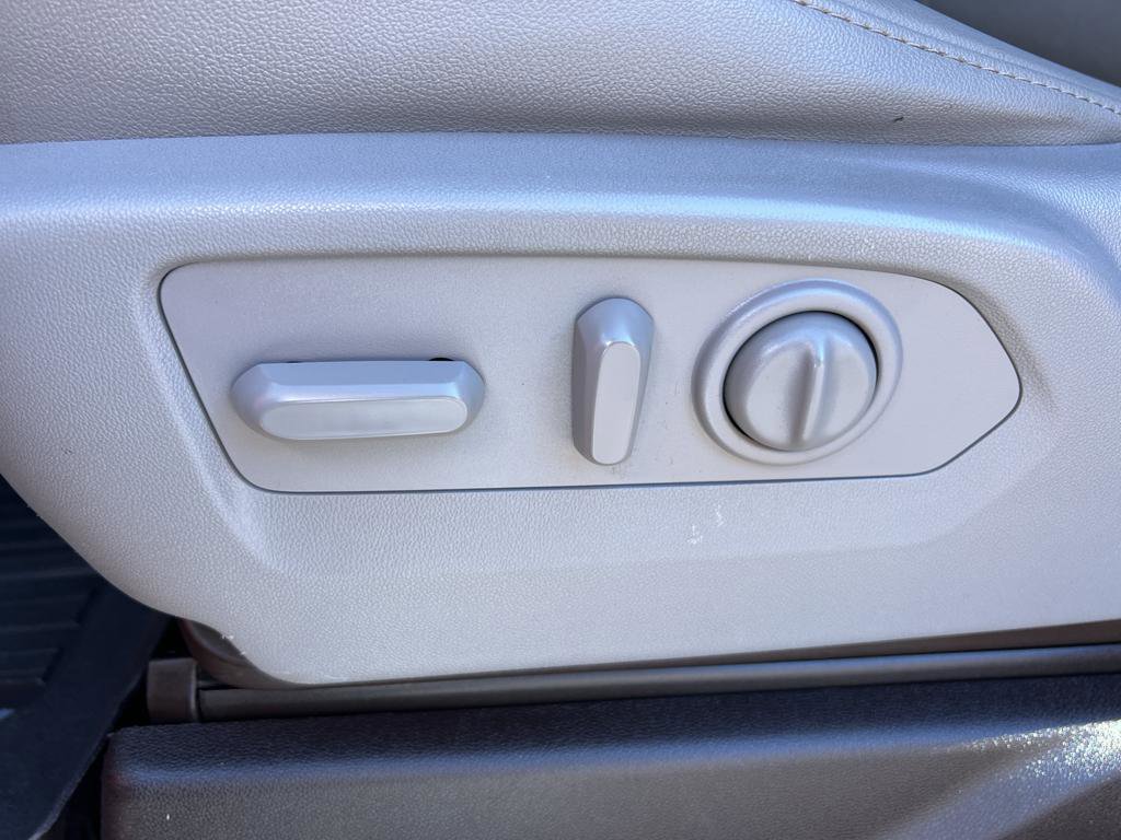 Used 2021 GMC Sierra 2500 SLT w/ SLT Convenience Package image 21