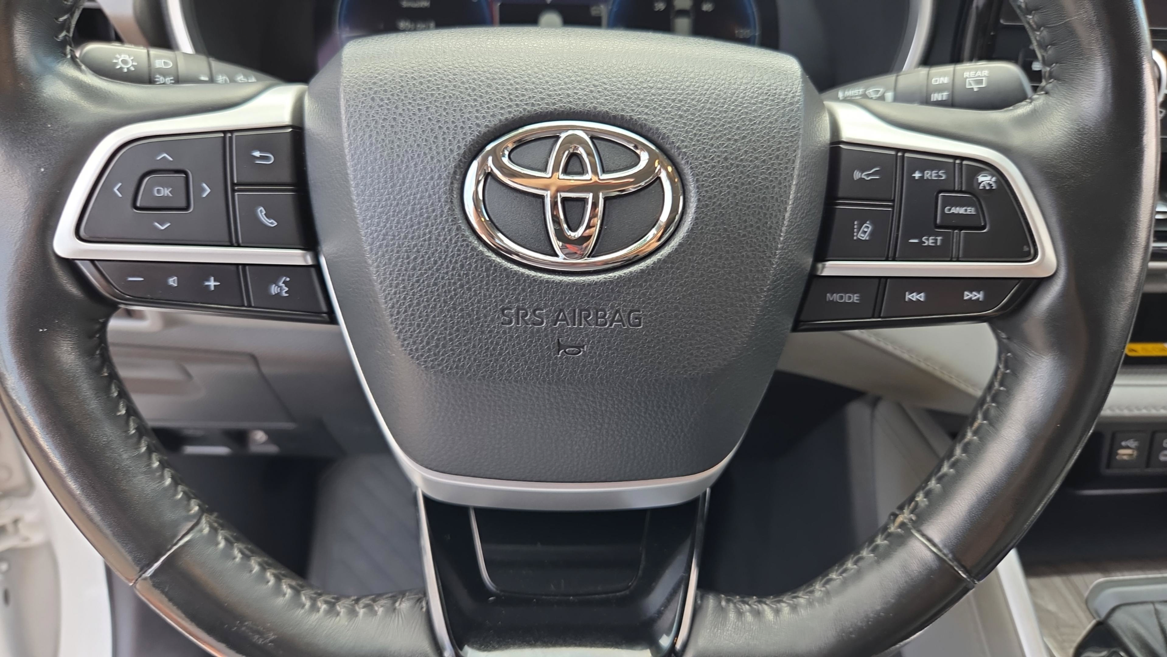Used 2023 Toyota Highlander Limited AWD/4WD image 24