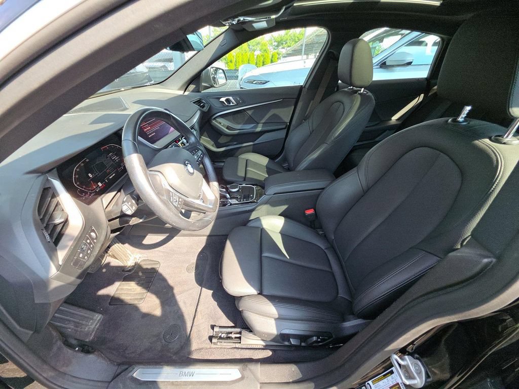 Used 2023 BMW X1 xDrive28i AWD/4WD image 3