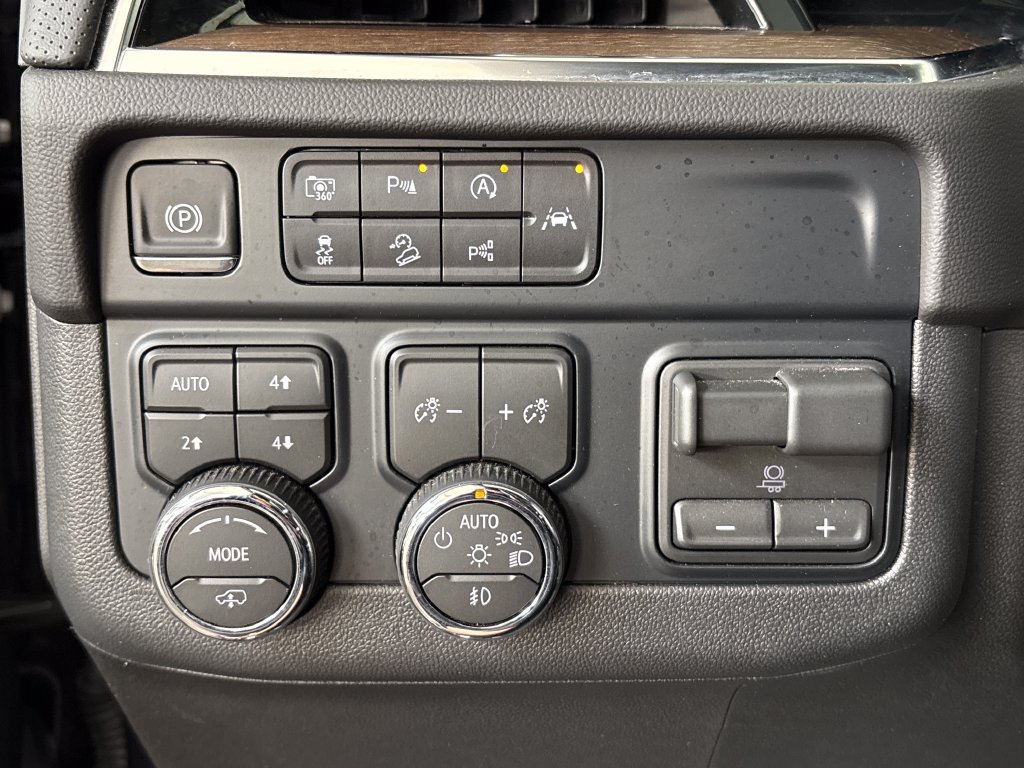 Used 2026 Chevrolet Tahoe High Country AWD/4WD image 48