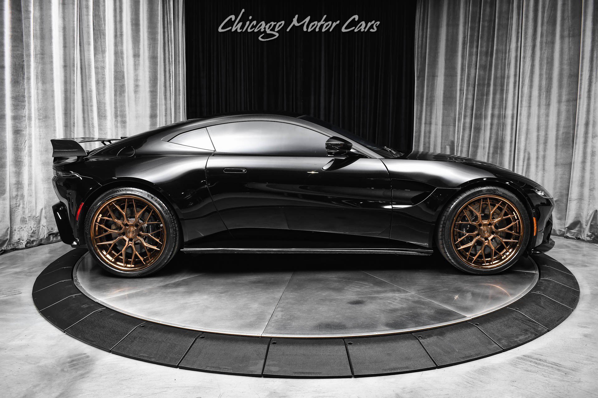 Used 2020 Aston Martin V8 Vantage Coupe RWD image 35