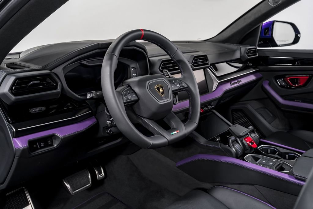 Used 2025 Lamborghini Urus SE AWD/4WD image 13