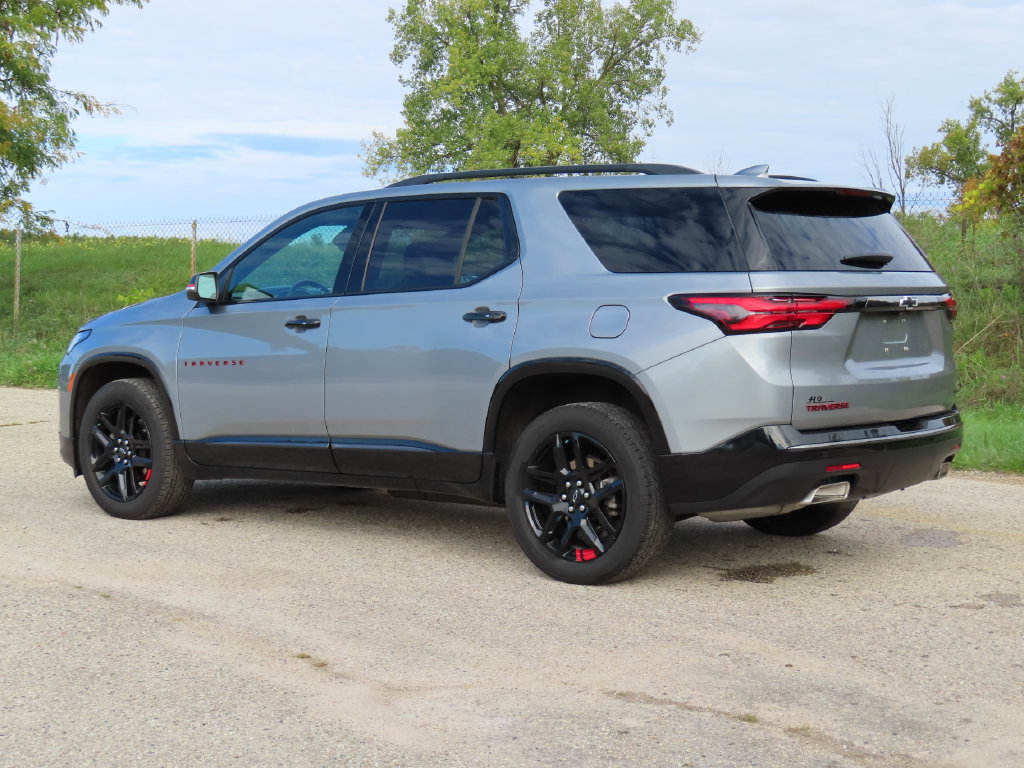 Used 2023 Chevrolet Traverse Premier w/ Redline Edition AWD/4WD image 6