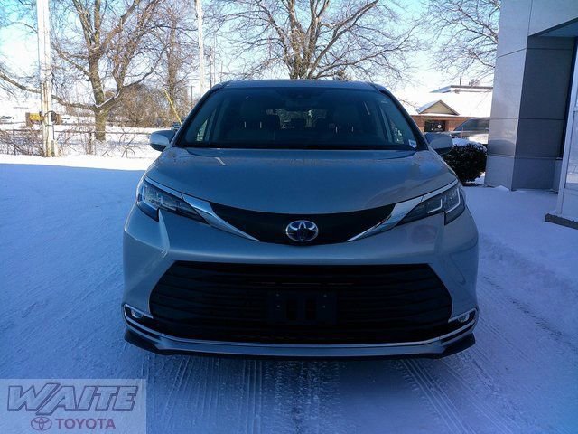 Used 2021 Toyota Sienna XLE w/ XLE Plus Package image 7