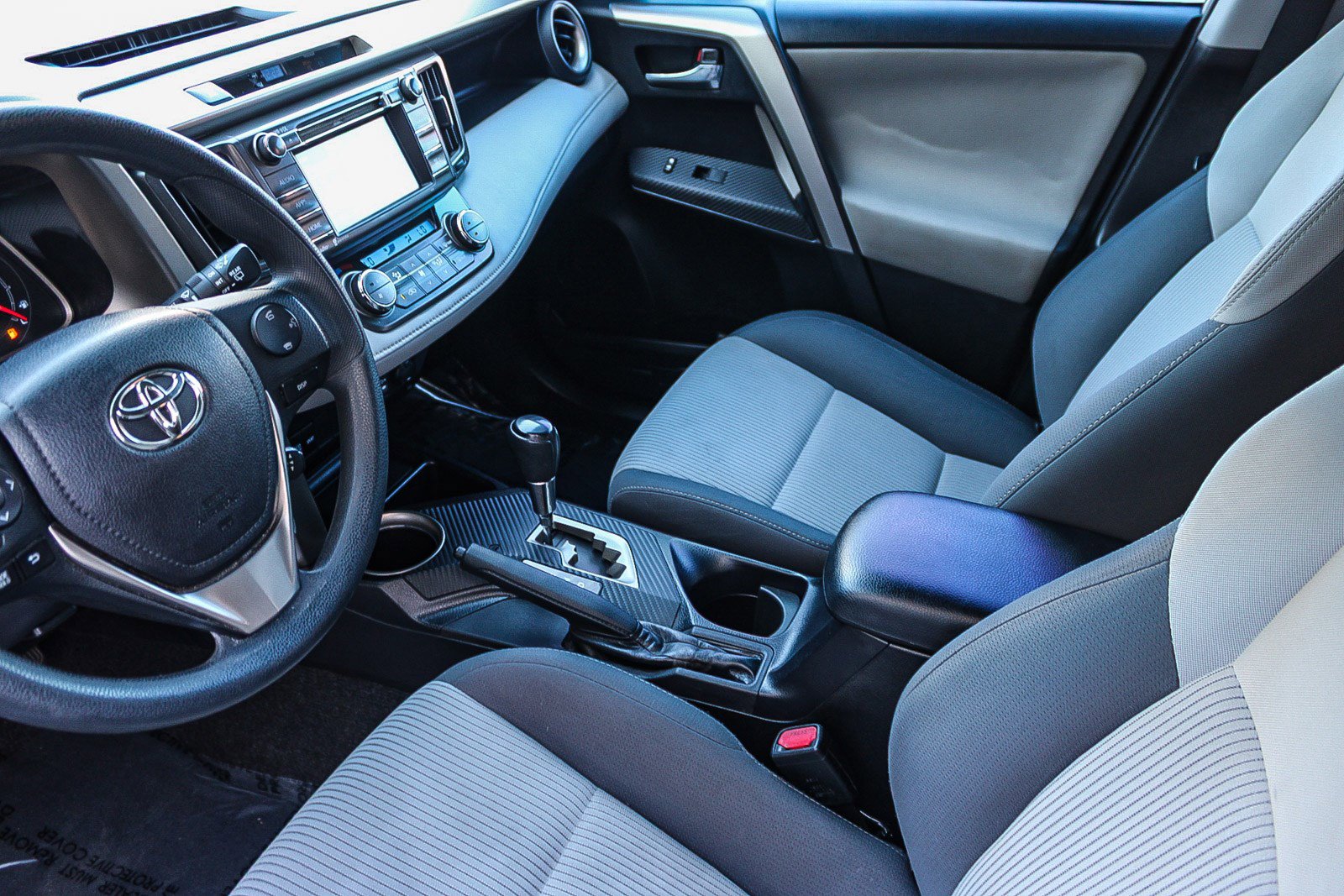 Used 2015 Toyota RAV4 XLE image 18