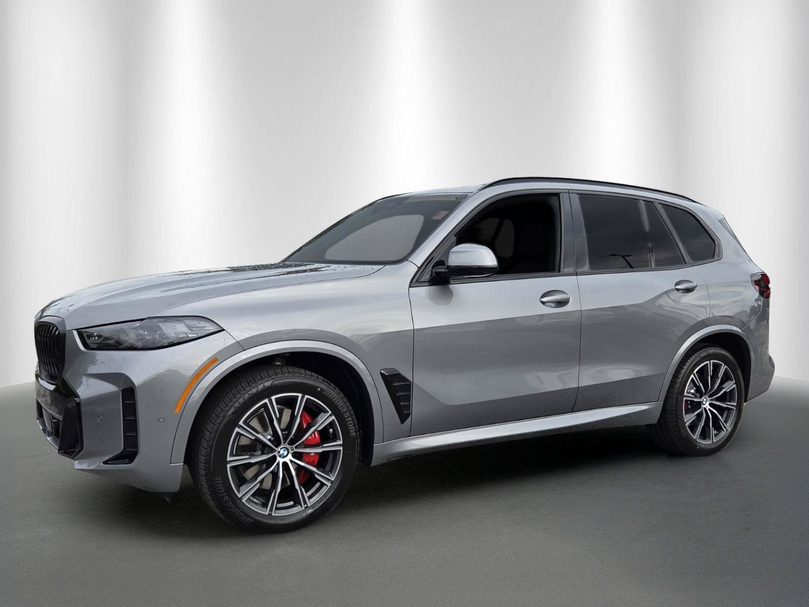Certified 2026 BMW X5 xDrive40i w/ M Sport Package AWD/4WD image 3