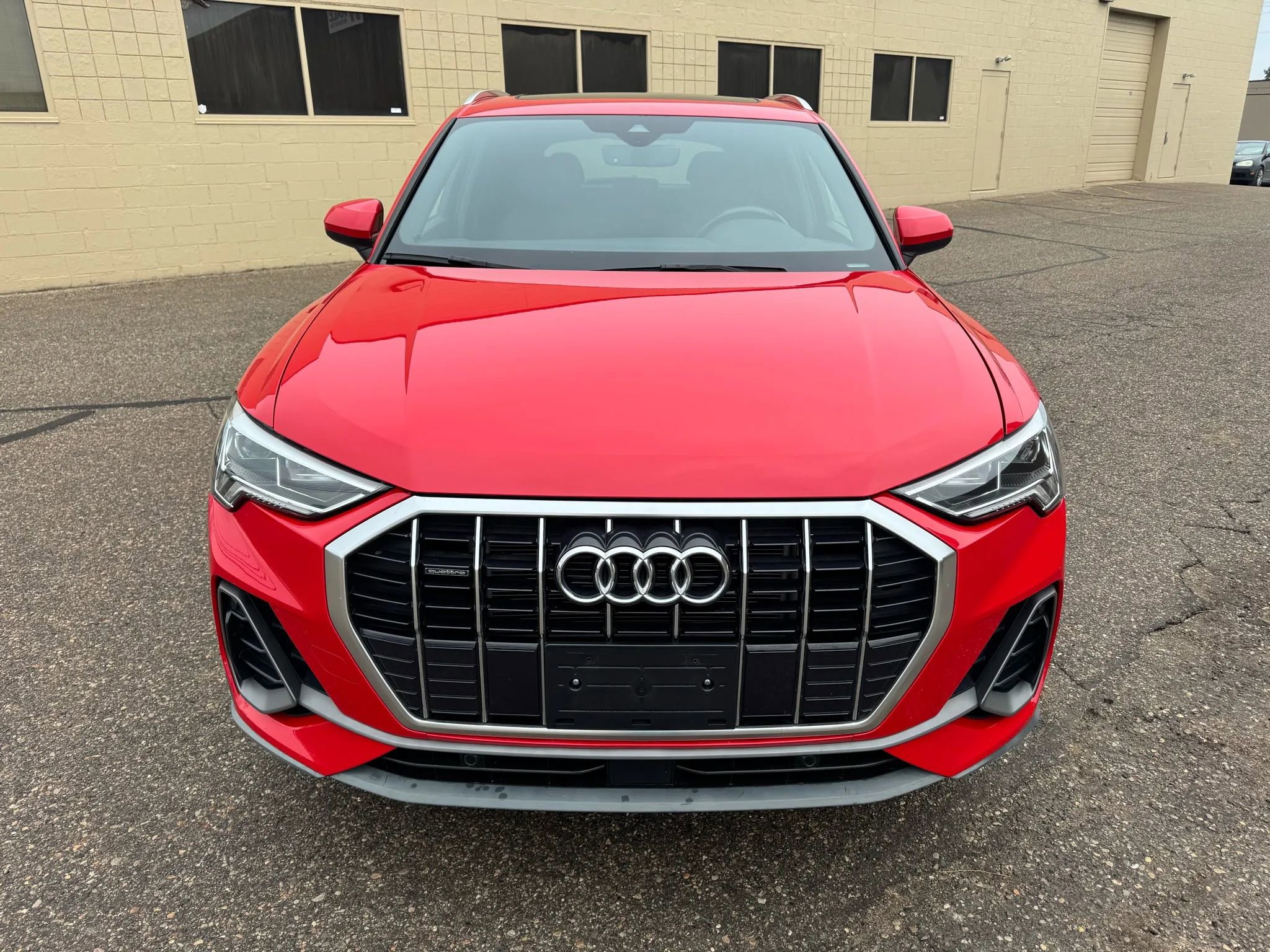 Used 2024 Audi Q3 2.0T Premium image 2