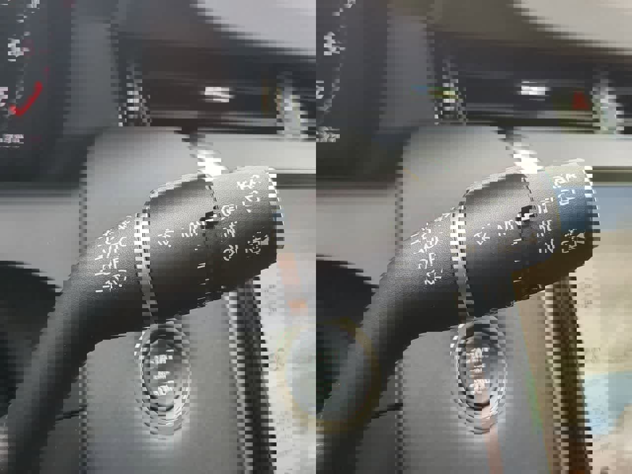 Used 2025 Land Rover Discovery Sport S AWD/4WD image 28