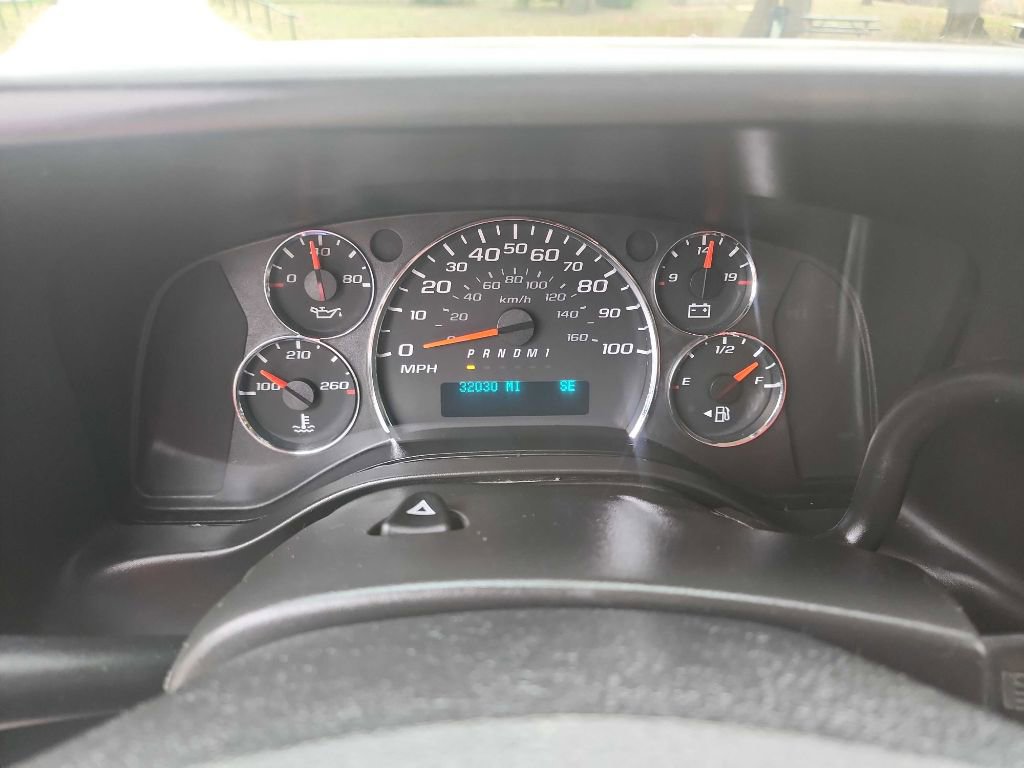 Used 2015 Chevrolet Express 2500 w/ Cold Climate Package image 14