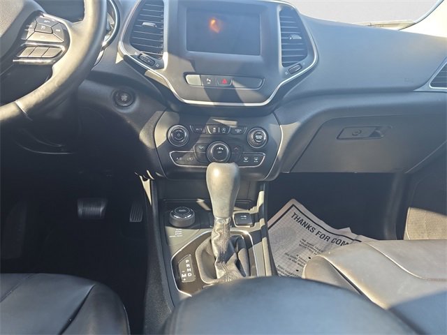 Used 2019 Jeep Cherokee Latitude Plus image 11