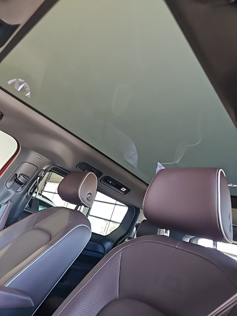 Used 2025 Volkswagen ID. Buzz Pro S Plus image 28