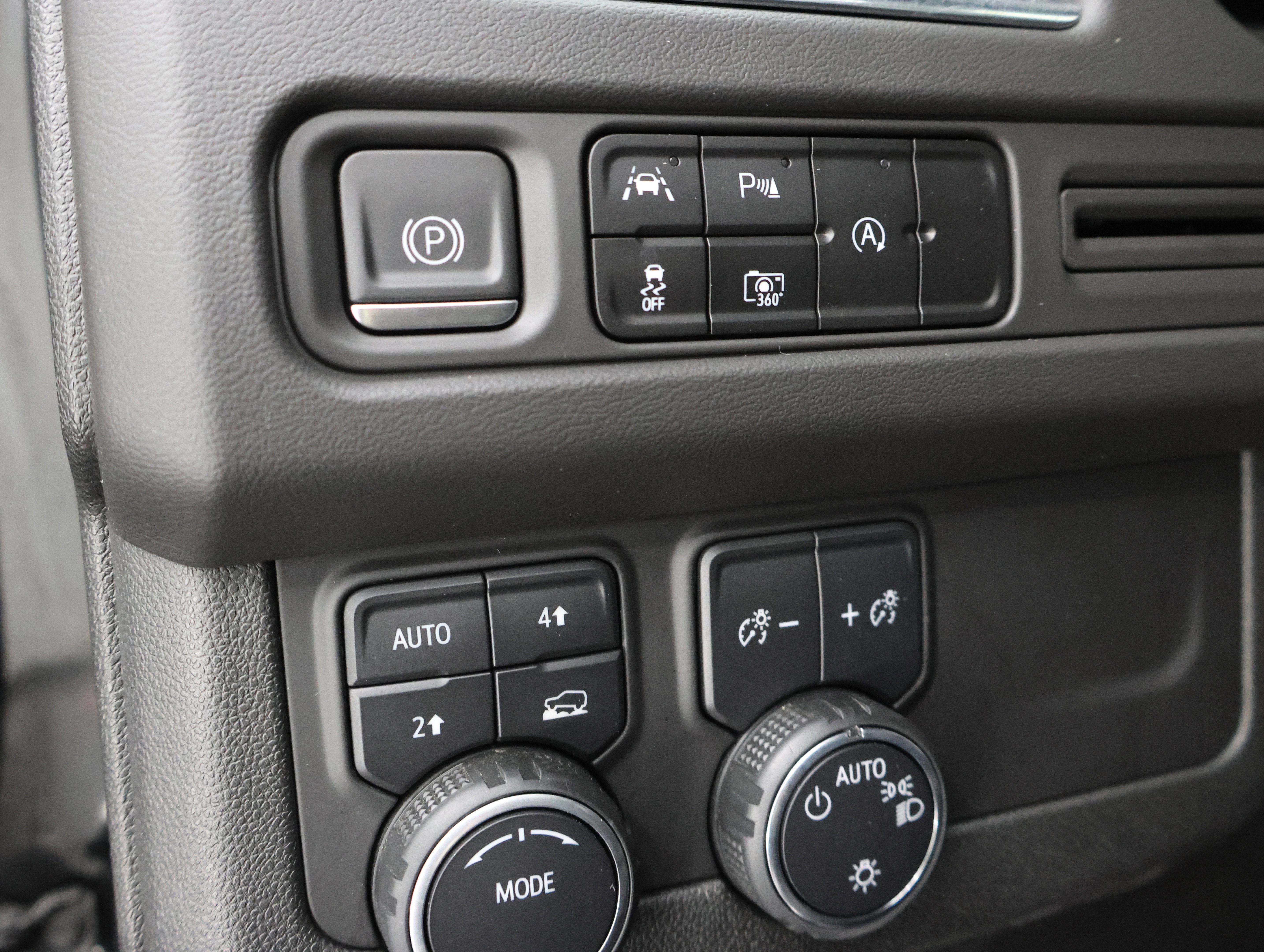 Used 2023 Chevrolet Suburban RST w/ Luxury Package AWD/4WD image 56