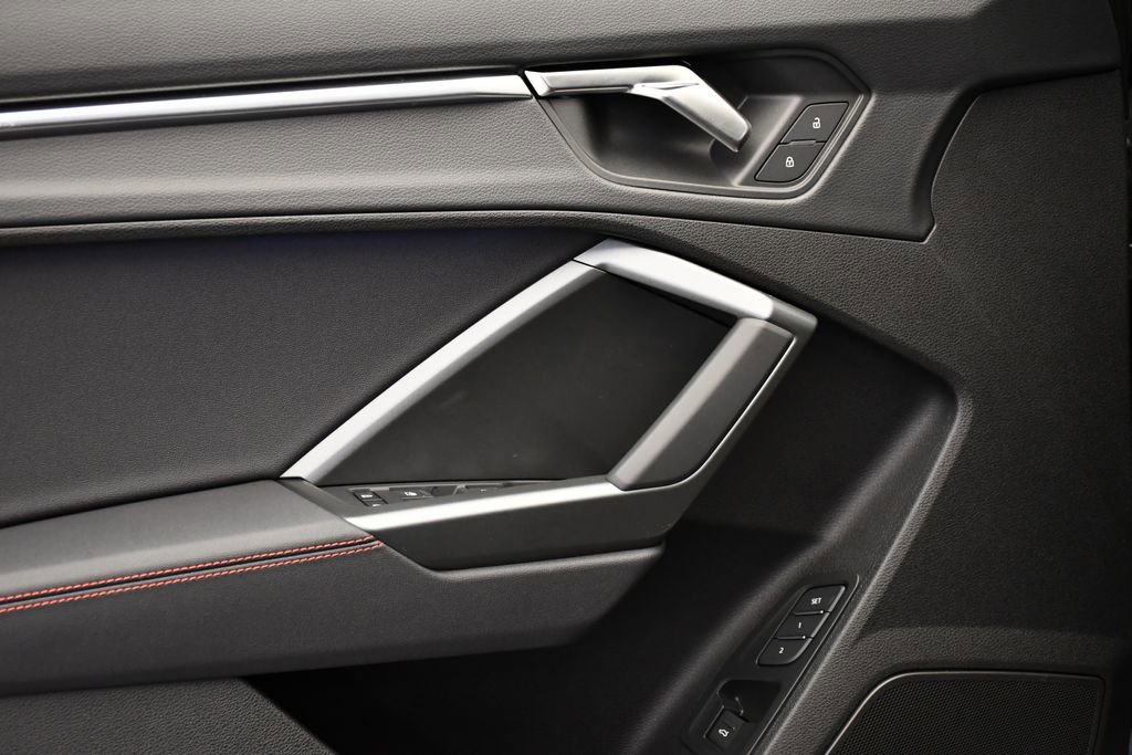 Used 2025 Audi Q3 2.0T Premium Plus w/ Premium Plus Package image 34