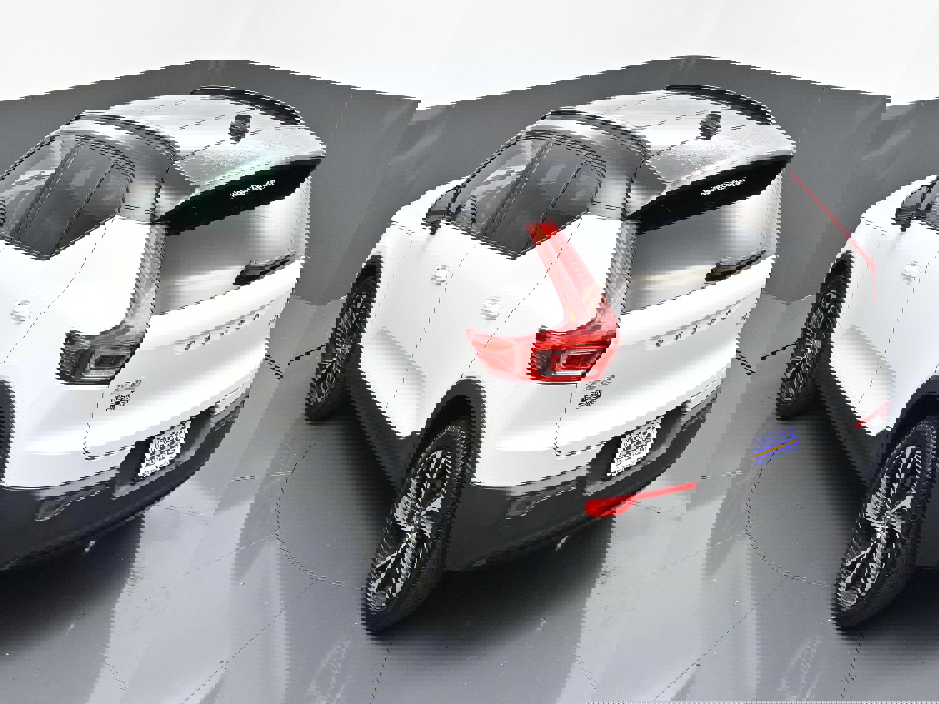 Used 2022 Volvo XC40 T5 R-Design image 43