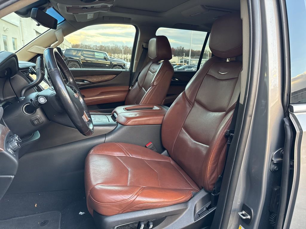 Used 2019 Cadillac Escalade Premium Luxury w/ LPO, Radiant Package image 9