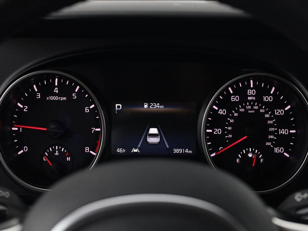 Used 2023 Kia Carnival LX image 12