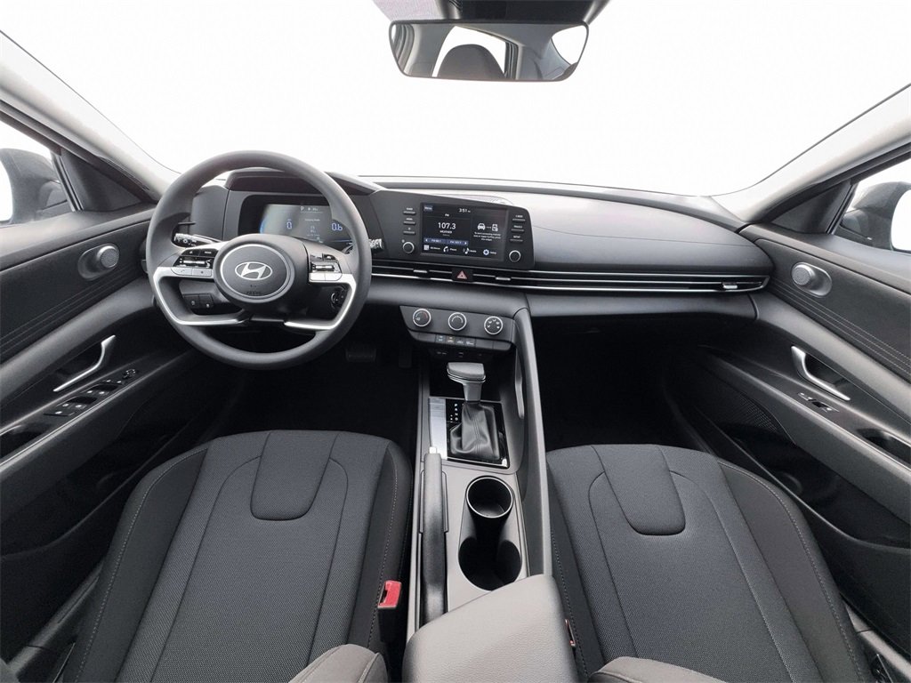 New 2026 Hyundai Elantra SE image 13