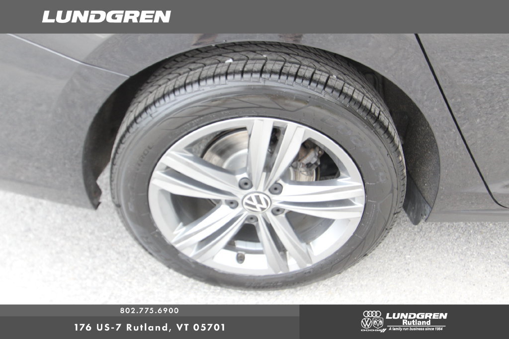 Used 2024 Volkswagen Jetta SE FWD image 17