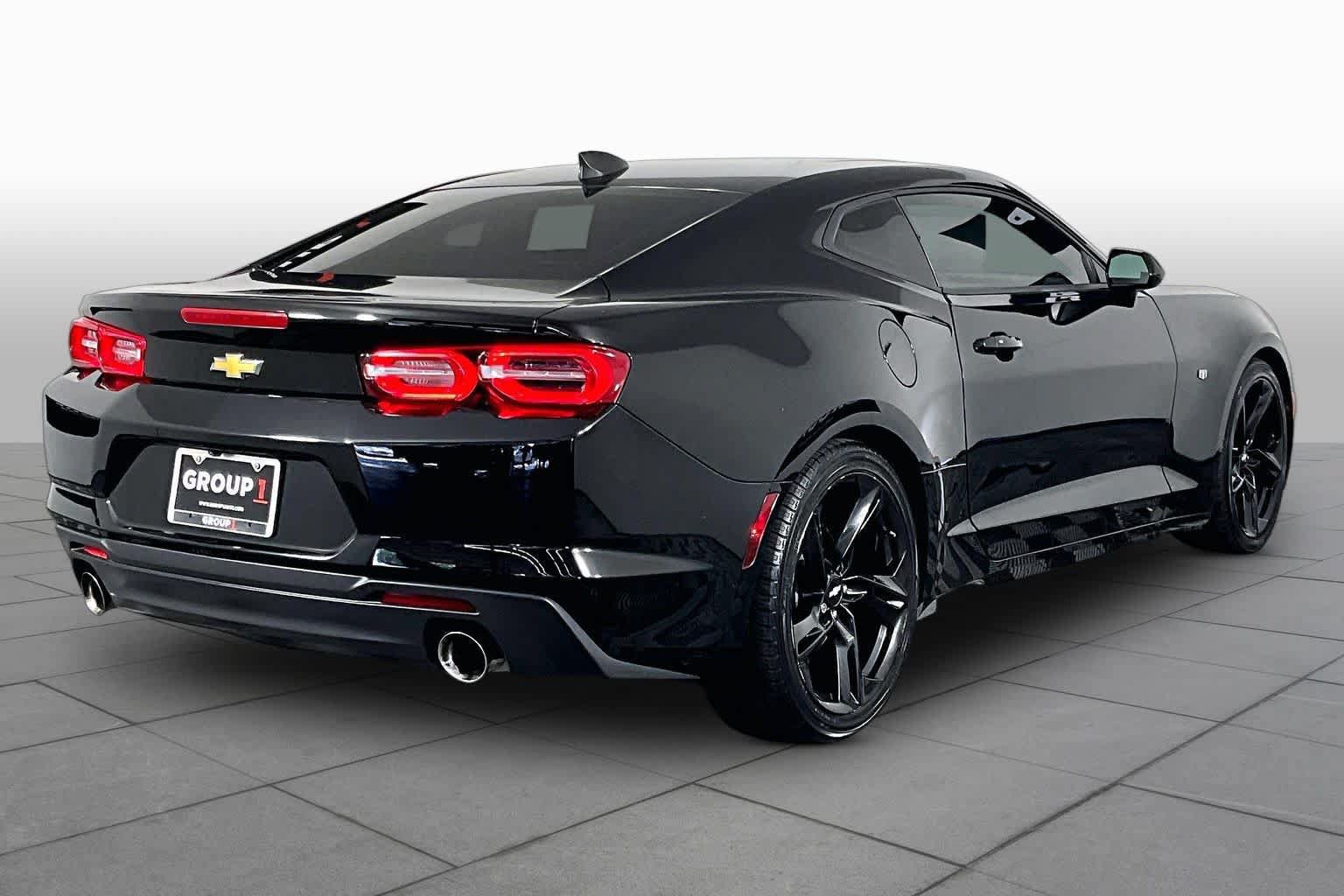 Used 2019 Chevrolet Camaro LT RWD image 12