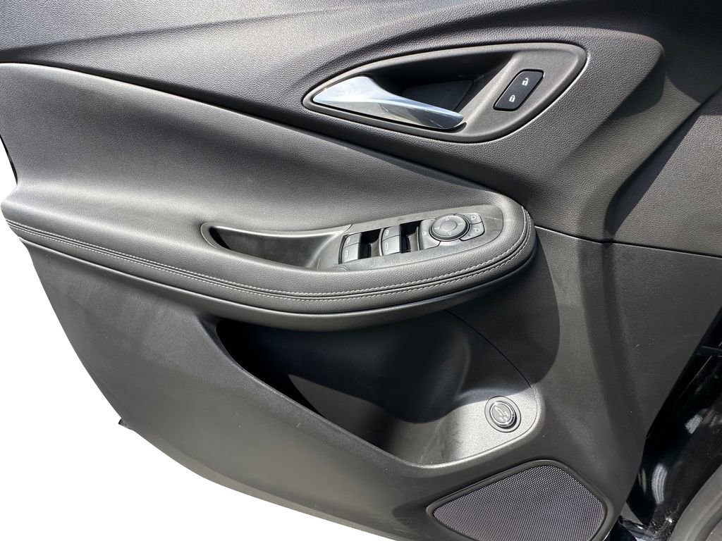 Used 2023 Buick Encore GX Select image 11